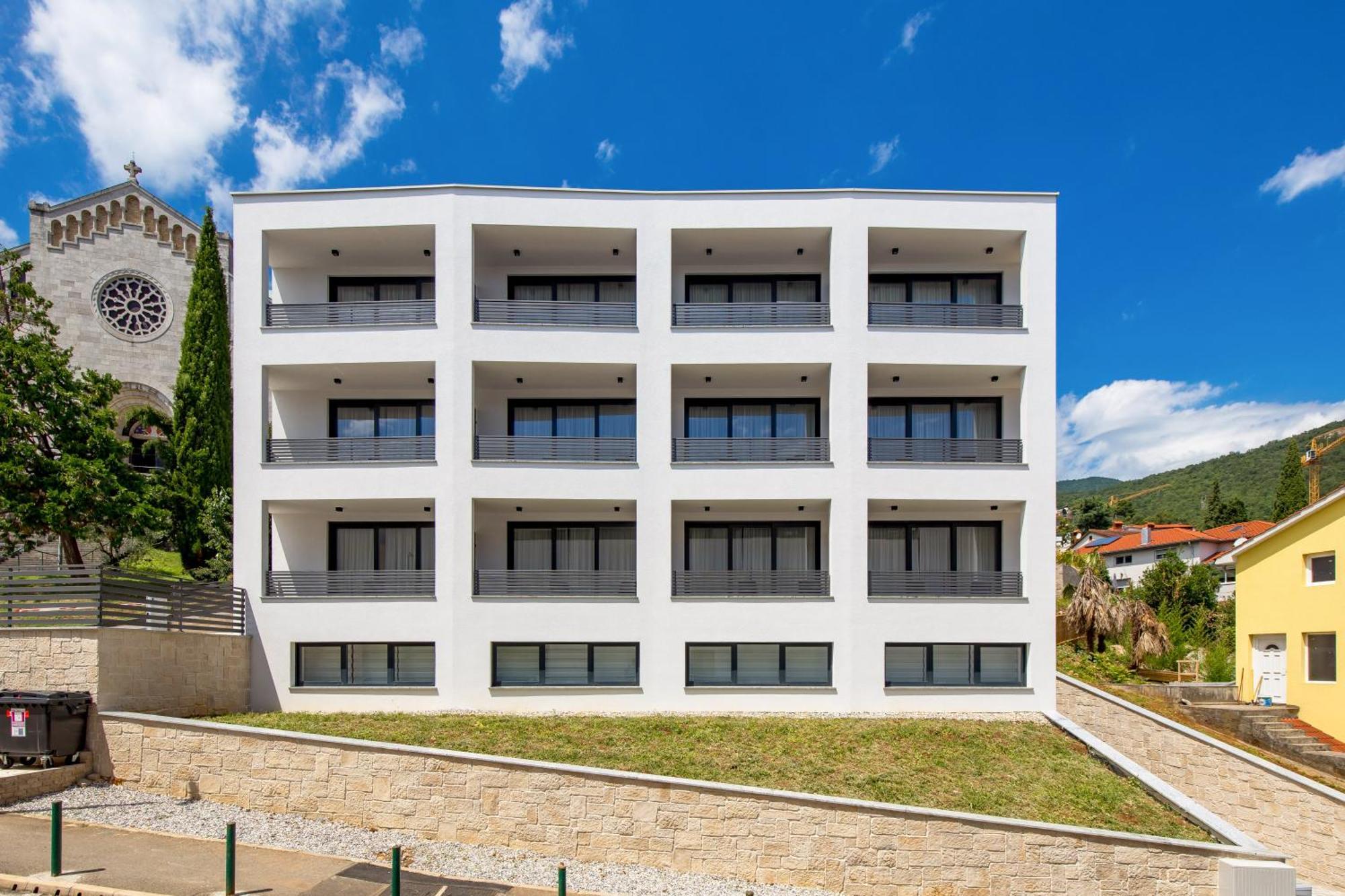 Belinda Apartments With Balcony & Private Parking Opatija Bagian luar foto