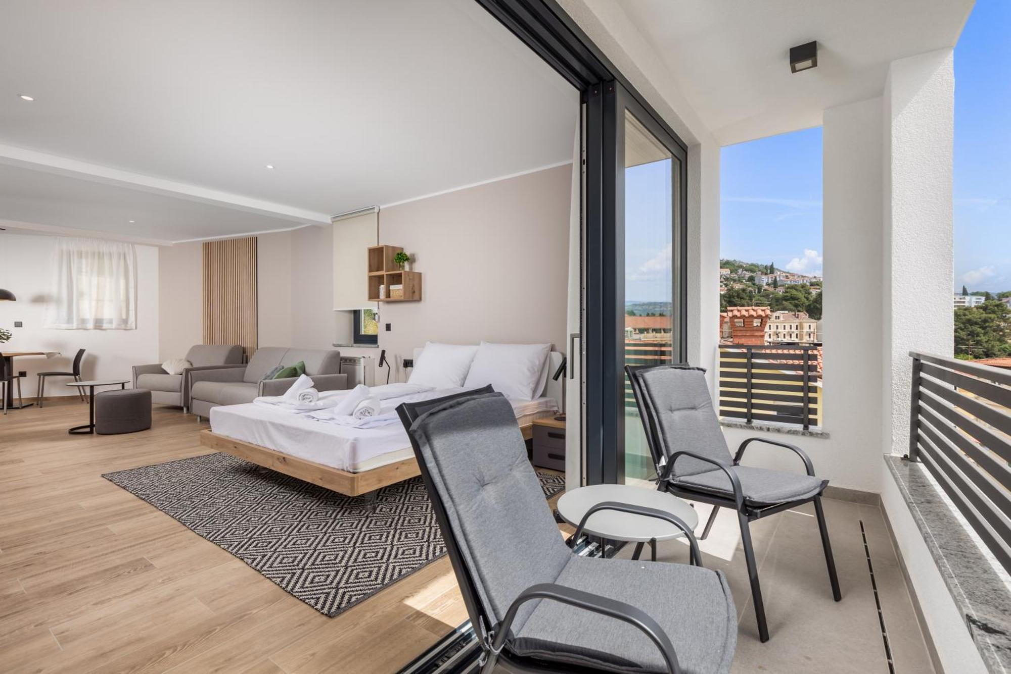 Belinda Apartments With Balcony & Private Parking Opatija Bagian luar foto