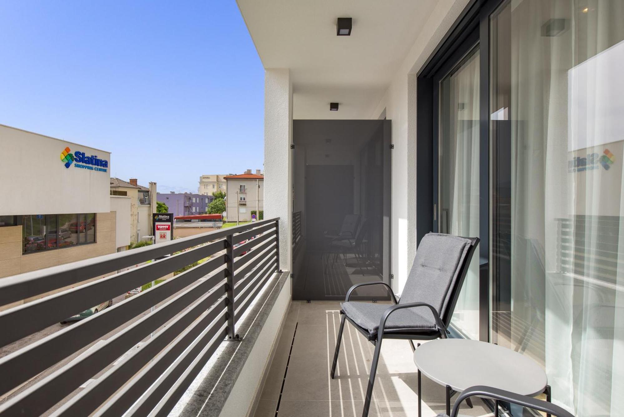 Belinda Apartments With Balcony & Private Parking Opatija Bagian luar foto