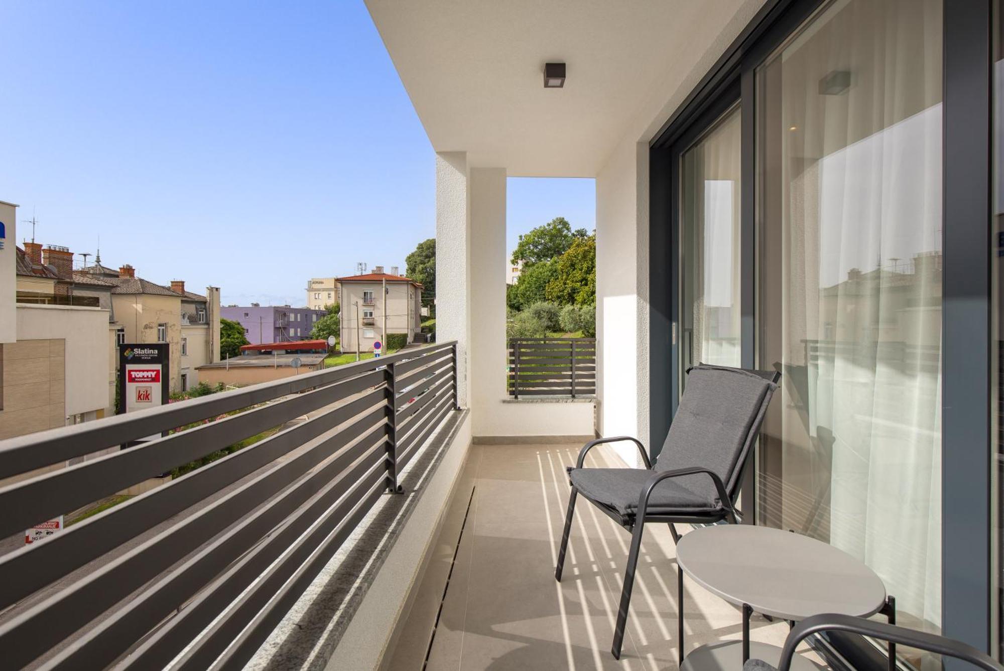 Belinda Apartments With Balcony & Private Parking Opatija Bagian luar foto