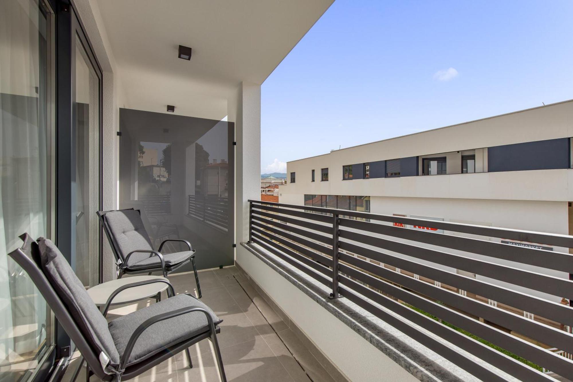 Belinda Apartments With Balcony & Private Parking Opatija Bagian luar foto