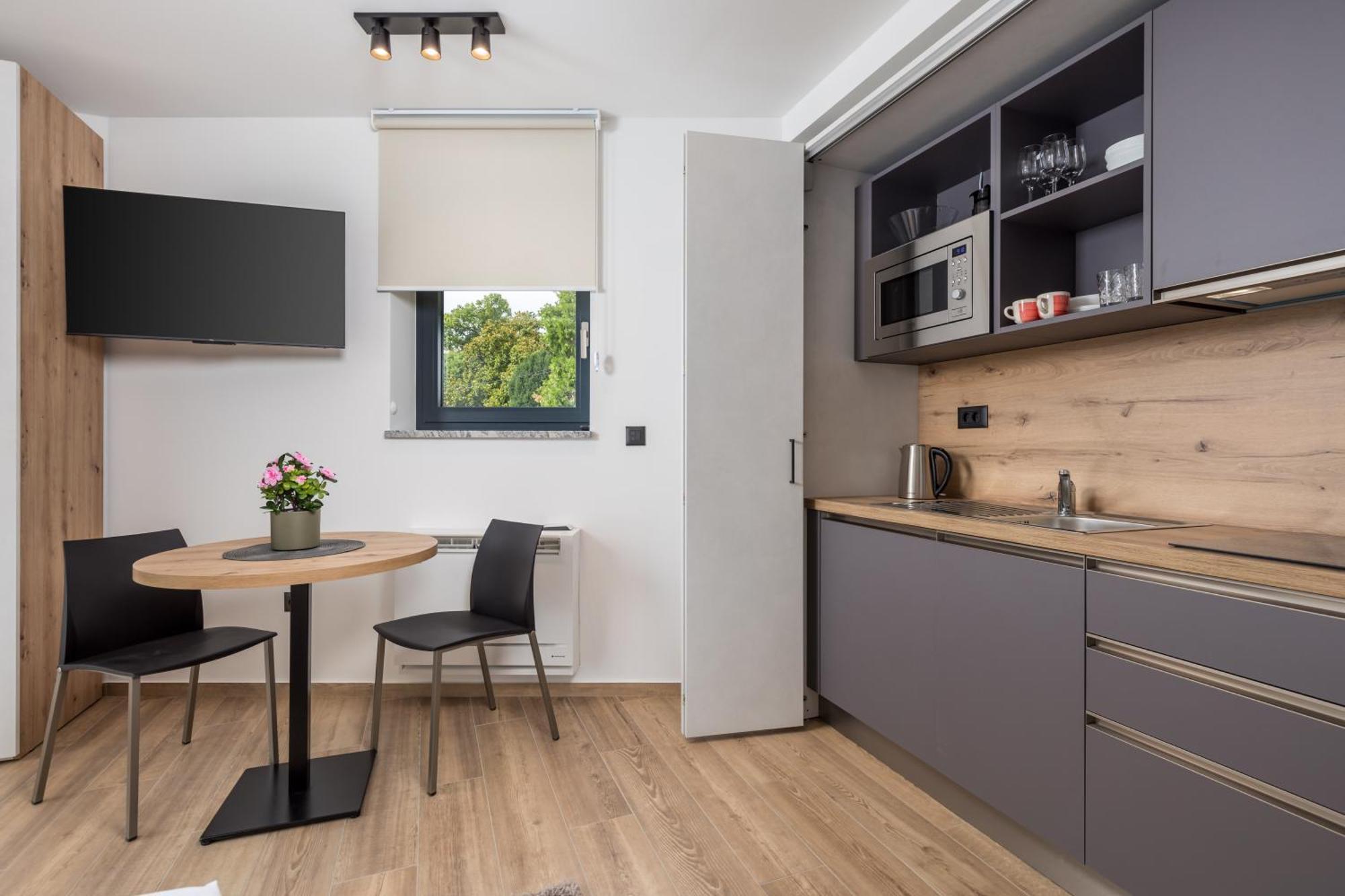 Belinda Apartments With Balcony & Private Parking Opatija Bagian luar foto