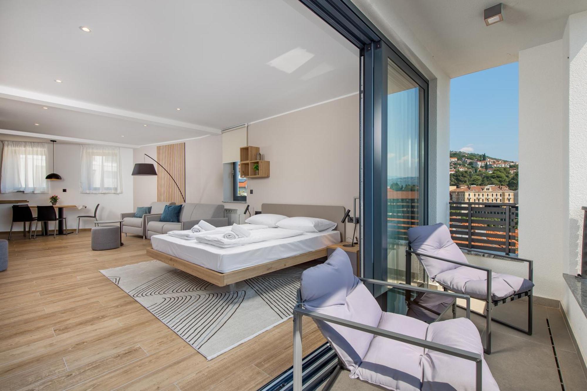 Belinda Apartments With Balcony & Private Parking Opatija Bagian luar foto