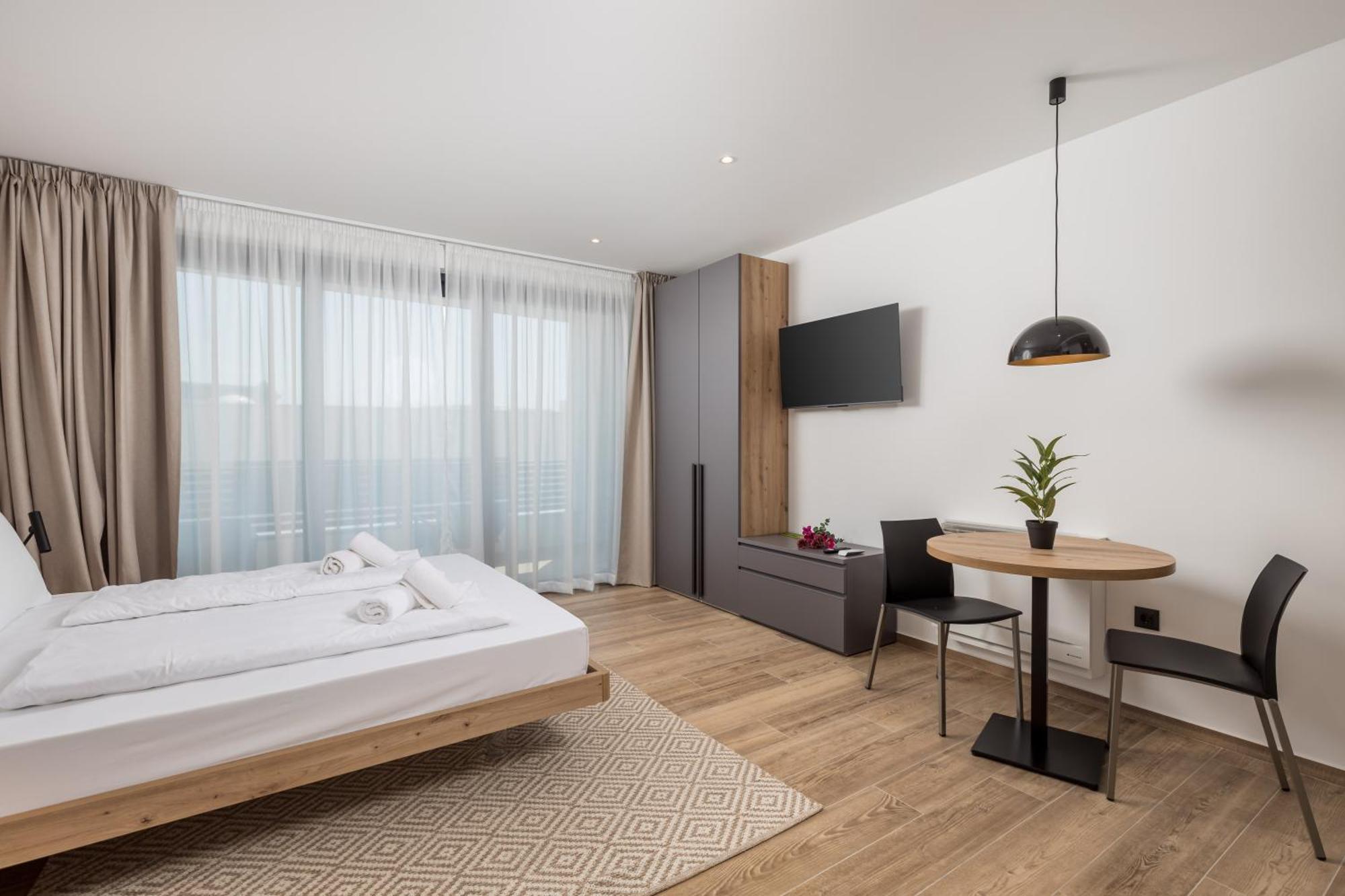 Belinda Apartments With Balcony & Private Parking Opatija Bagian luar foto