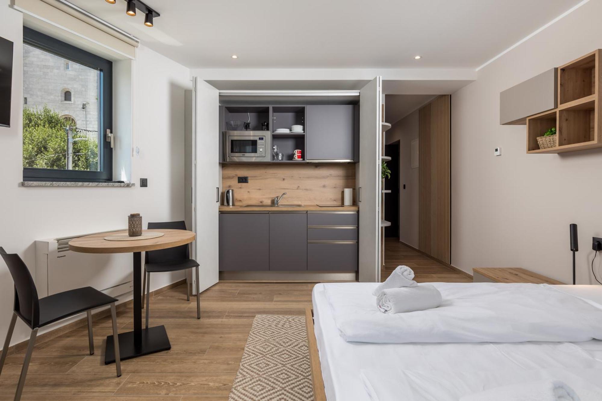 Belinda Apartments With Balcony & Private Parking Opatija Bagian luar foto